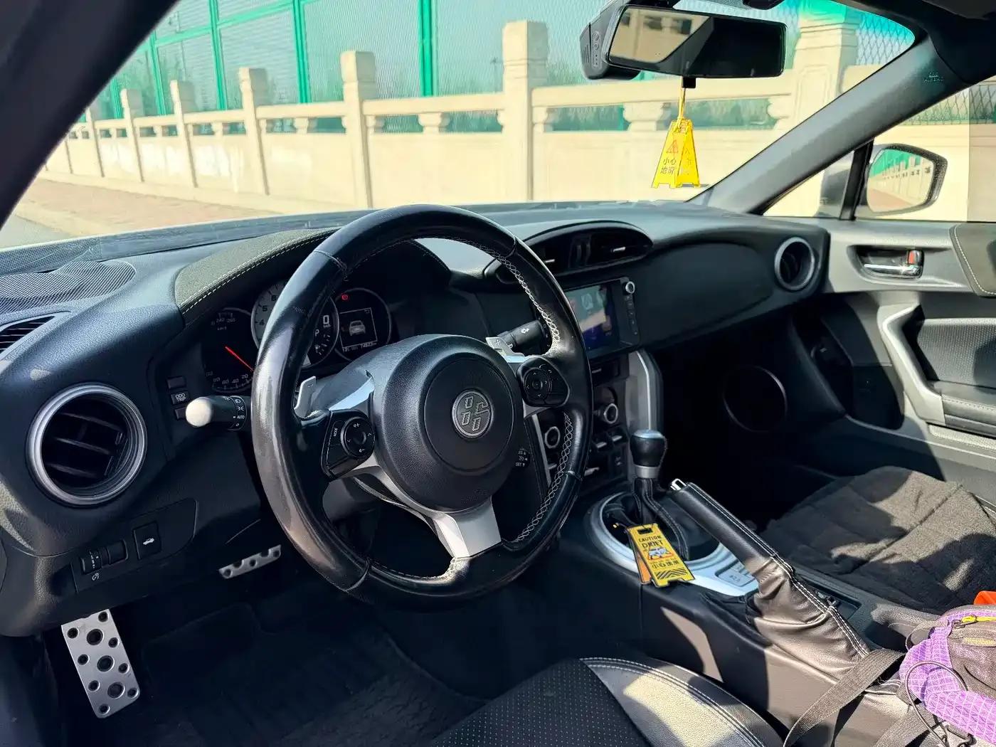 Toyota 86 2017 2.0L Automatic Luxury — миниатюра 10