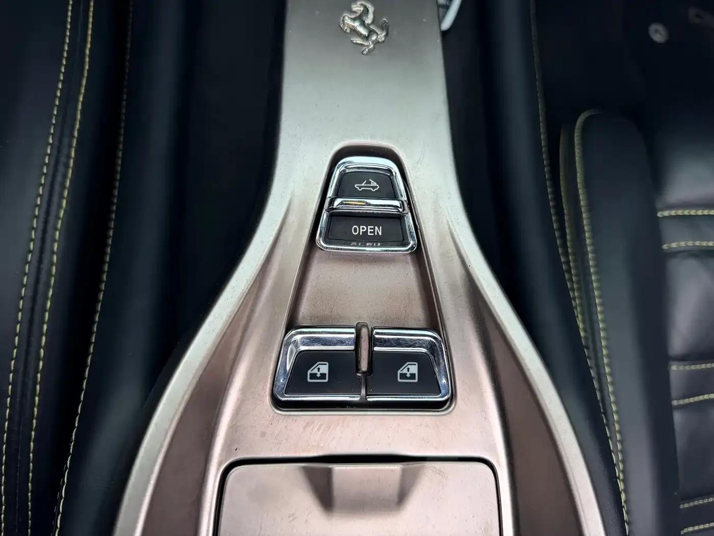 California T 2009 4.3L Standard Model — миниатюра 18