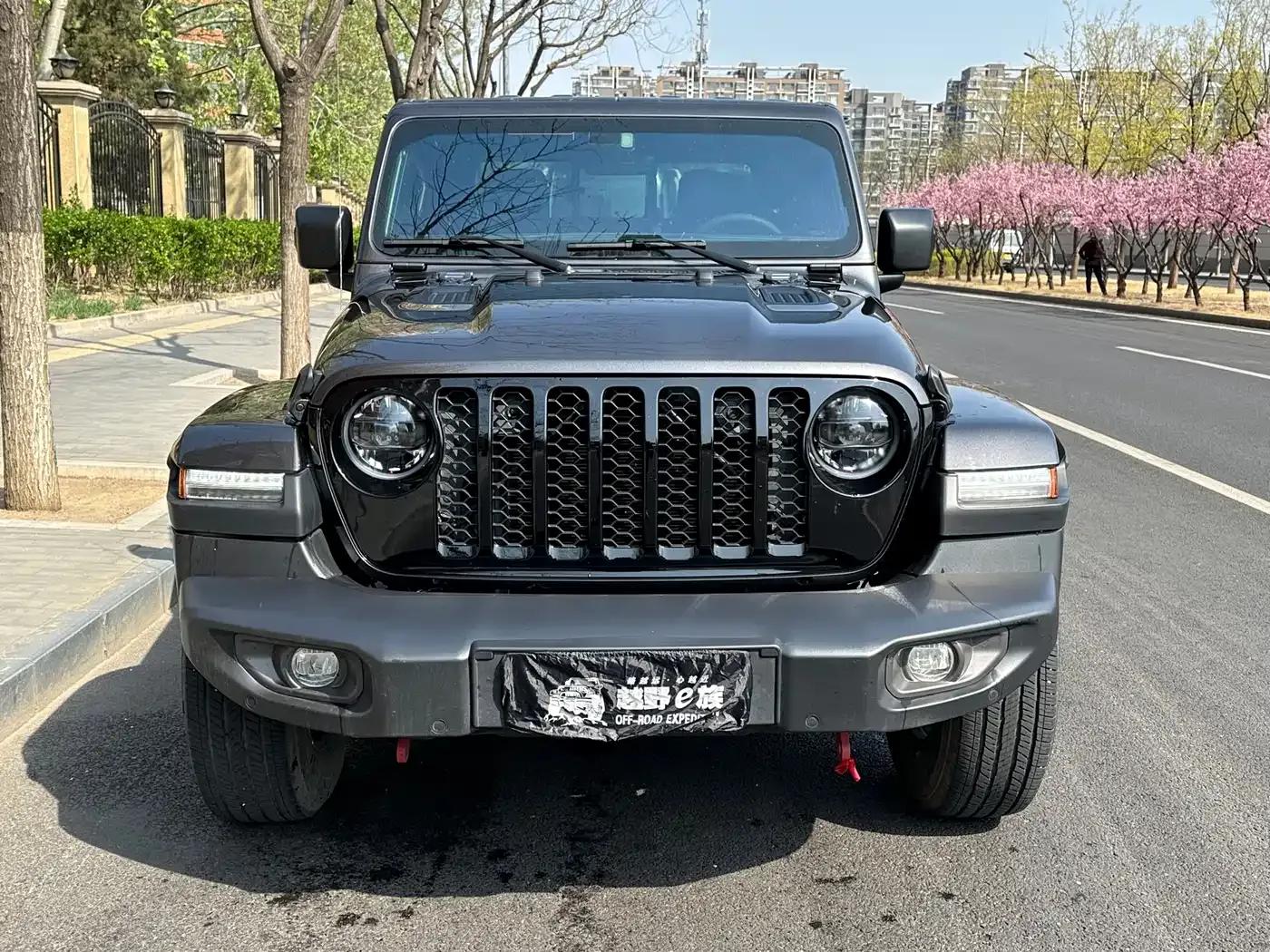 Gladiator 2023 3.6L Overland — миниатюра 2