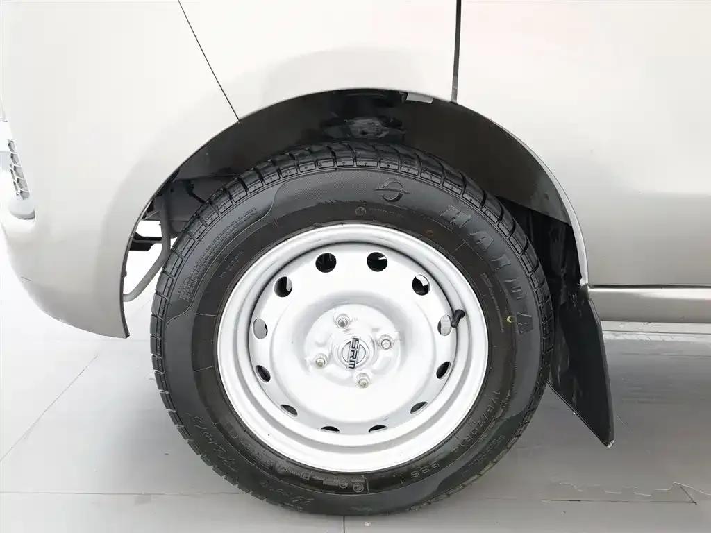 Xiaohaishi X30 CNG 2023 Model 1.5L Natural Gas Wealth-Type Van with 2/5 Seats and No Air Conditioning SWCC15M — миниатюра 17