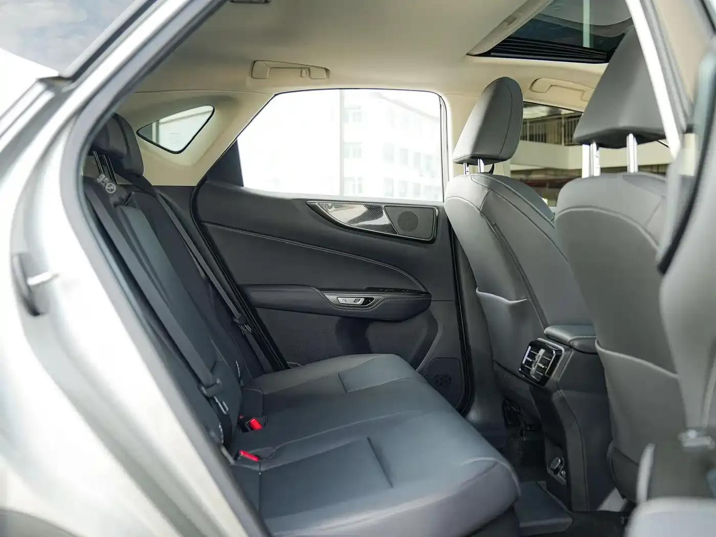 Lexus NX PHEV 2022 400h+ Comfort Edition — миниатюра 14
