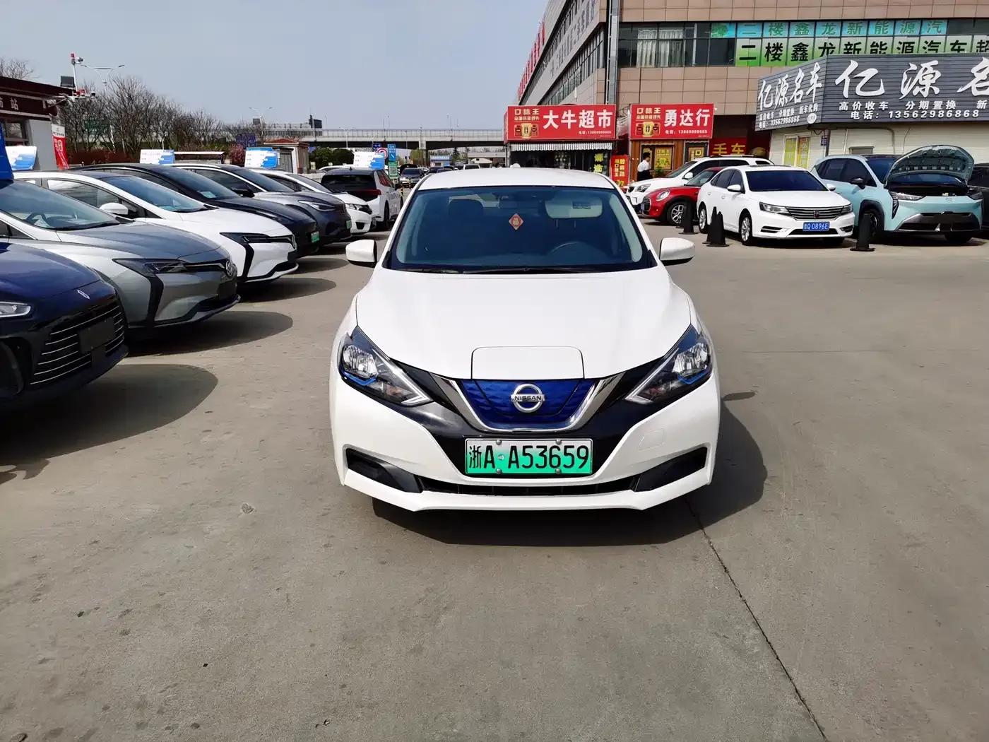Nissan Sylphy EV 2018 Smart Edition — миниатюра 1