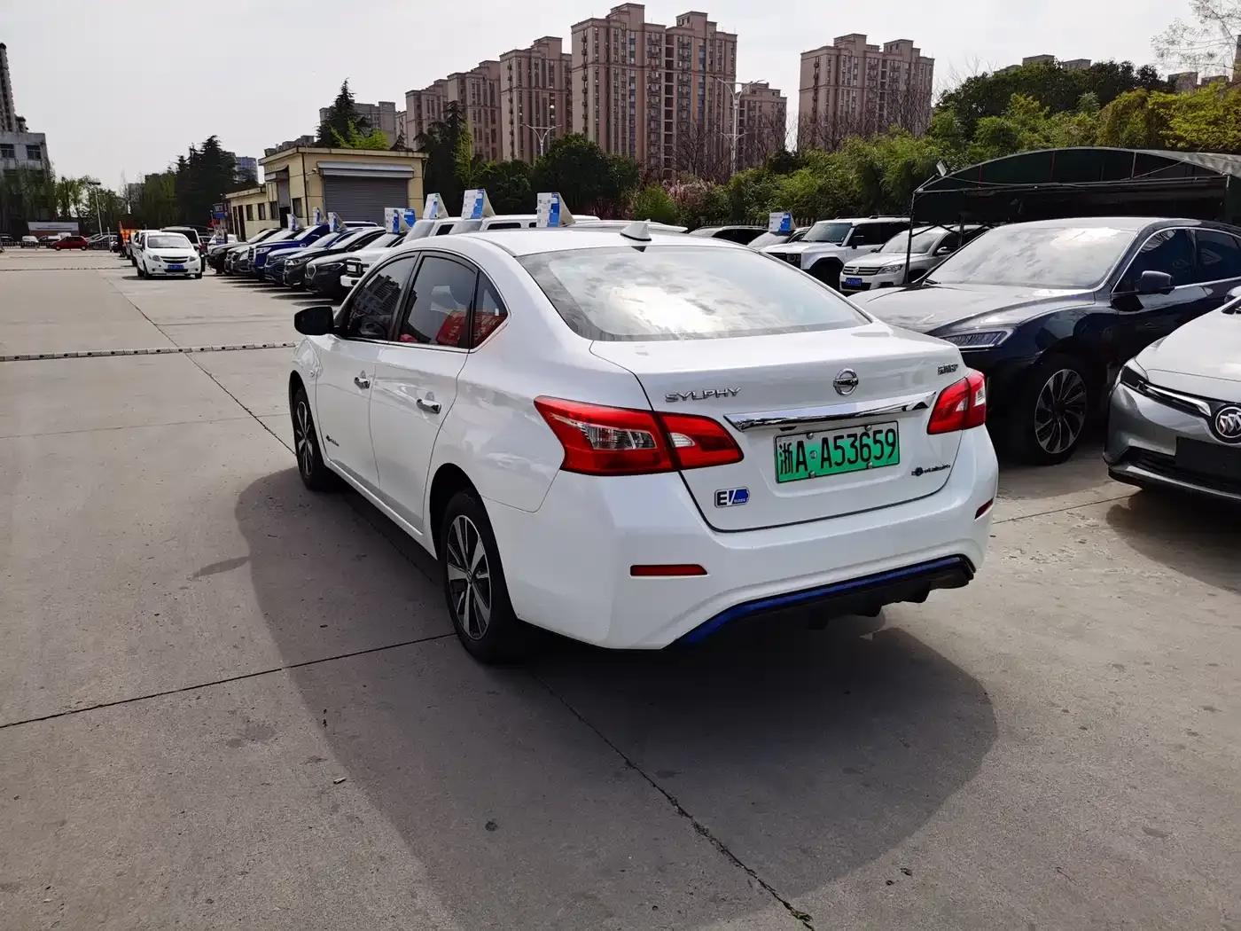 Nissan Sylphy EV 2018 Smart Edition — миниатюра 6
