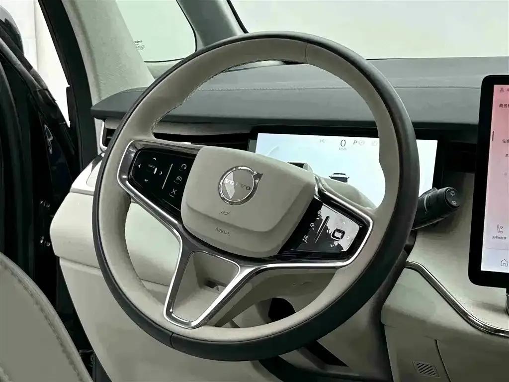Volvo EM90 2025 Ultra 6-seater — миниатюра 14