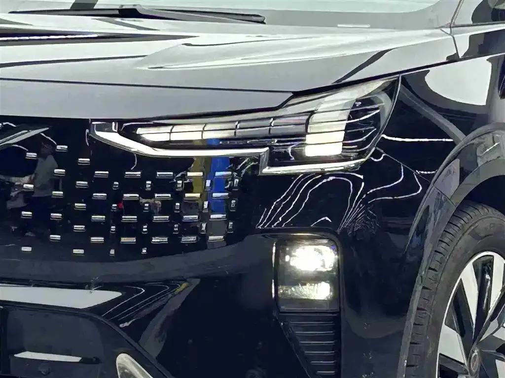Volvo EM90 2025 Ultra 6-seater — миниатюра 6