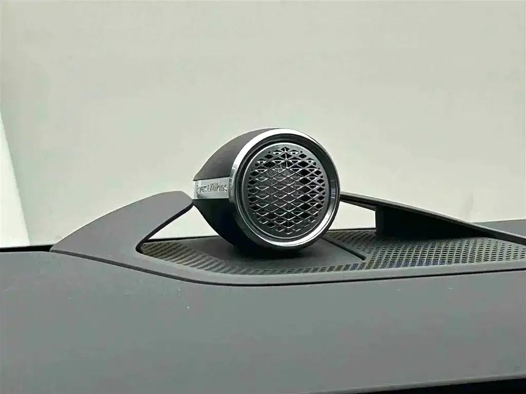 Volvo EM90 2025 Ultra 6-seater — миниатюра 10