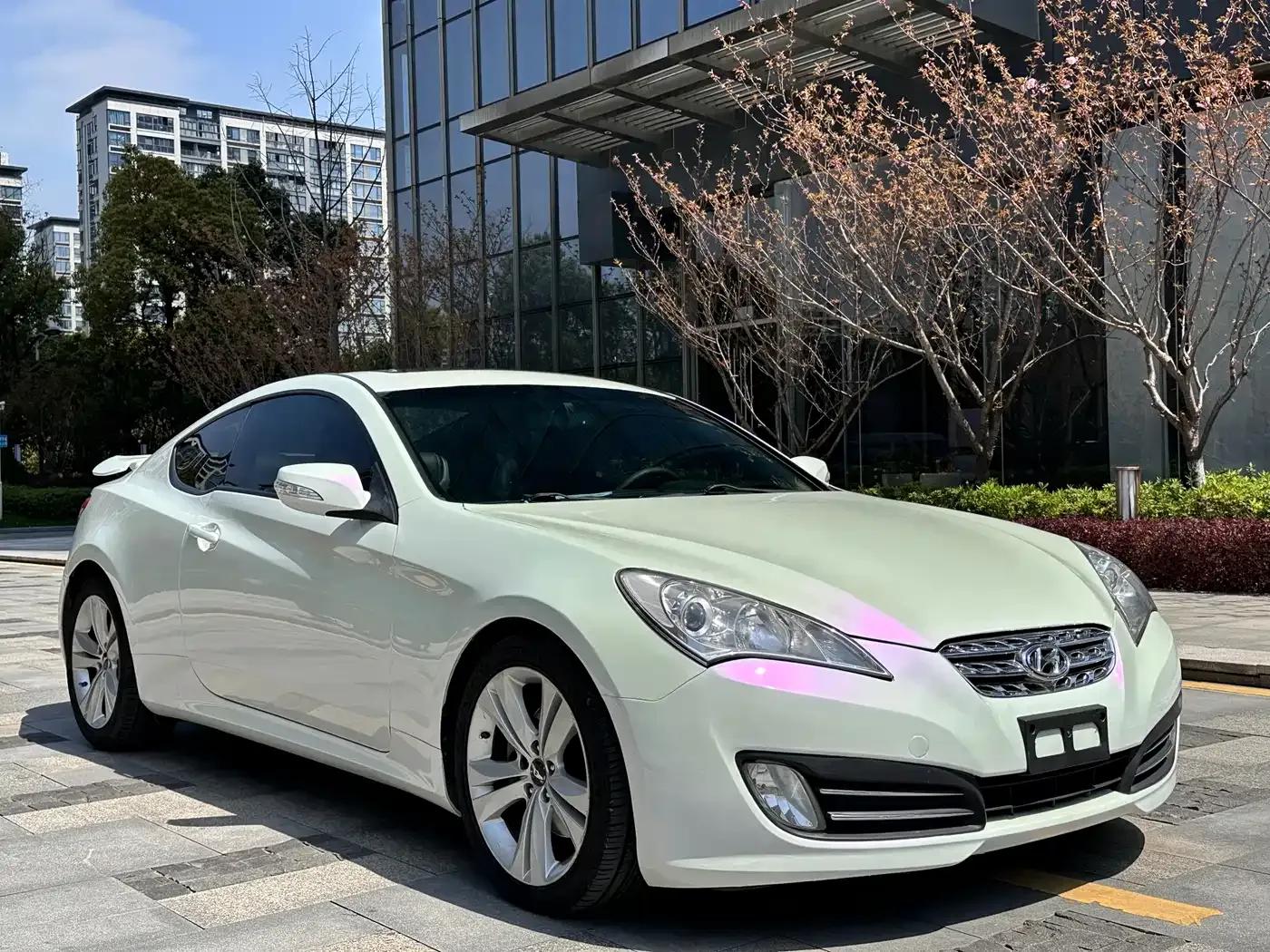 Genesis Coupe 2009 2.0T Automatic Elegant Edition — миниатюра 3