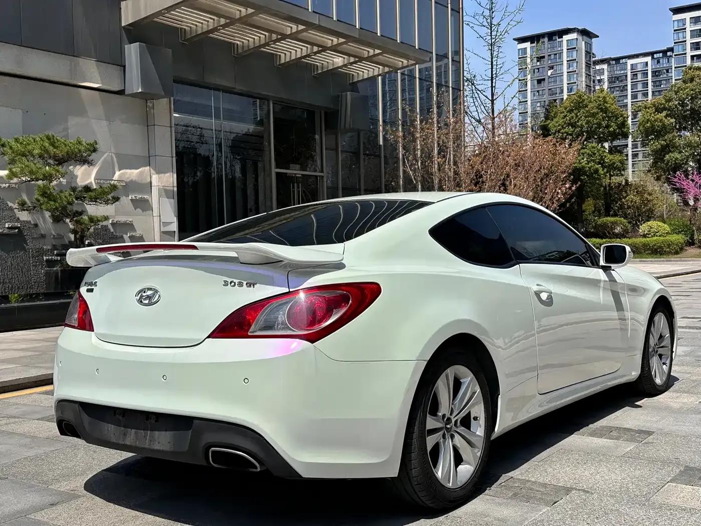 Genesis Coupe 2009 2.0T Automatic Elegant Edition — миниатюра 4