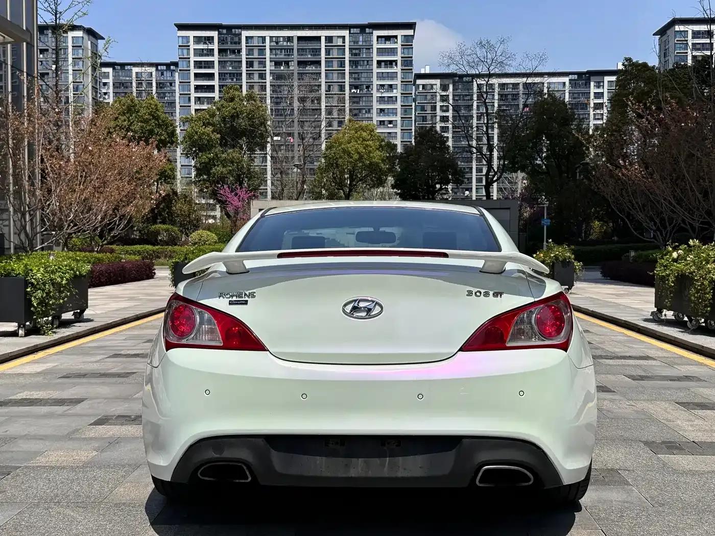 Genesis Coupe 2009 2.0T Automatic Elegant Edition — миниатюра 5