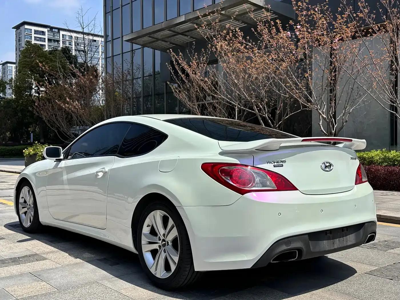 Genesis Coupe 2009 2.0T Automatic Elegant Edition — миниатюра 6