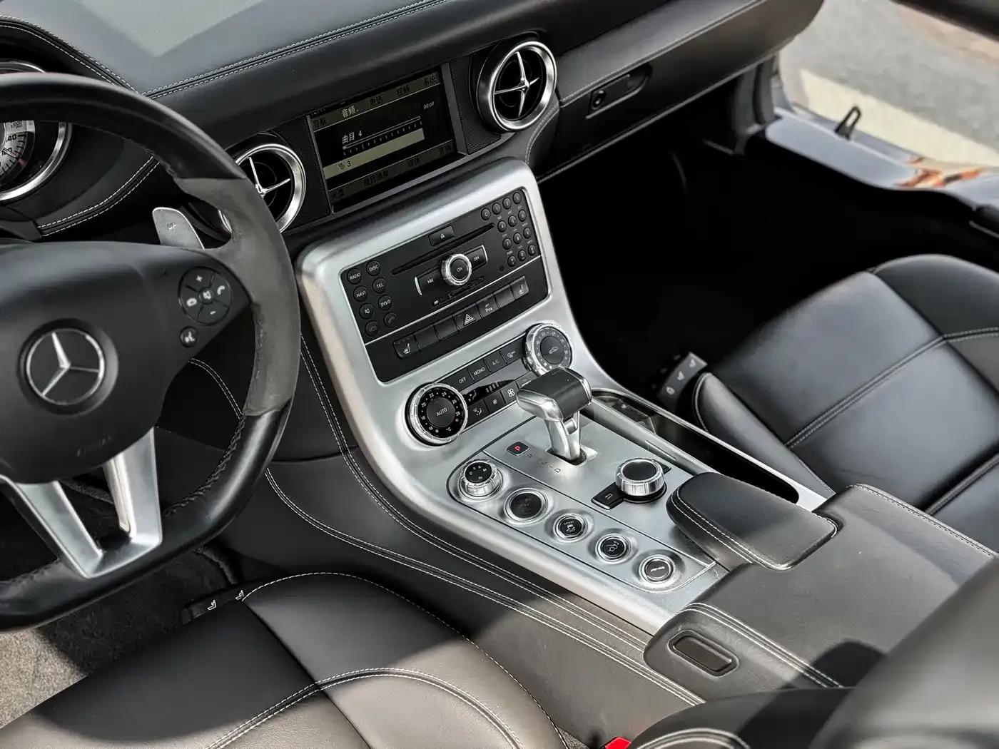 2011 Mercedes-Benz SLS AMG — миниатюра 10