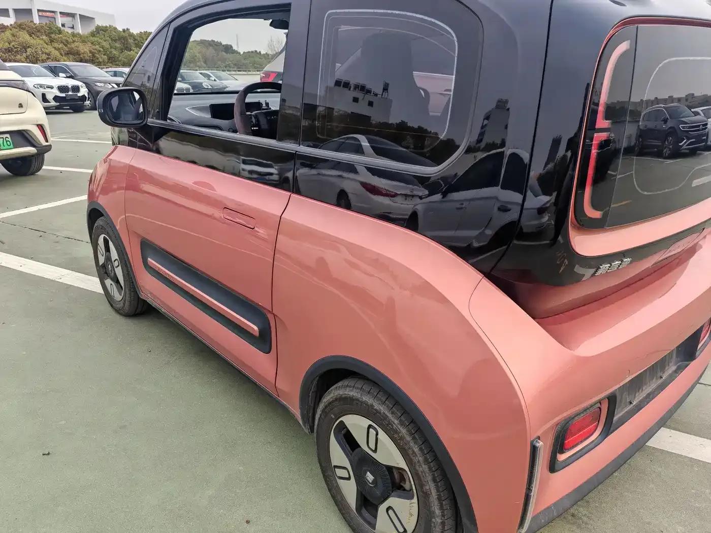 Baojun E300 2020 Plus Interstellar Intelligent Driving Edition — миниатюра 3