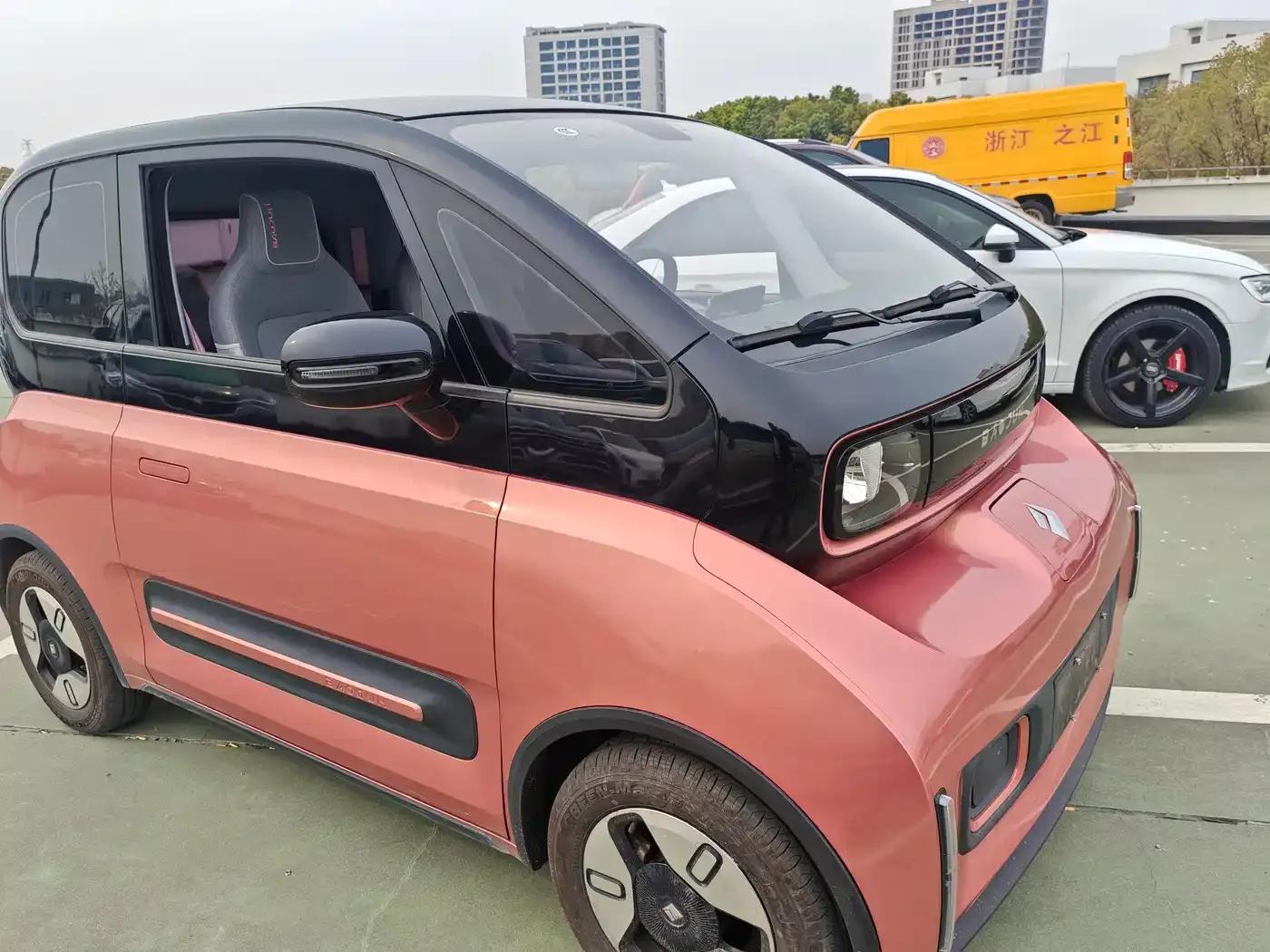 Baojun E300 2020 Plus Interstellar Intelligent Driving Edition — миниатюра 8