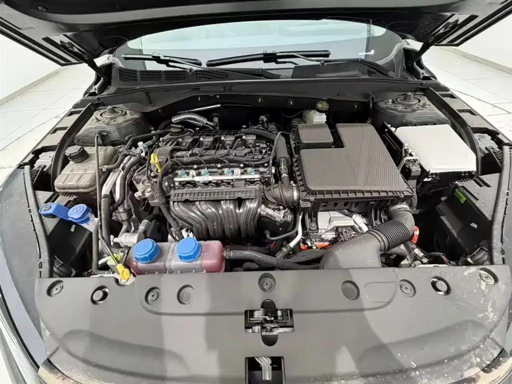 Changan Eado PHEV 2025 Smart Blue Whale 145KM High-Performance Edition — миниатюра 18