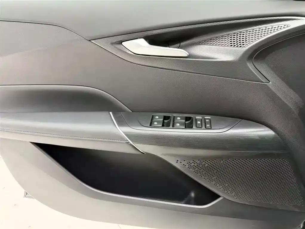 Changan Eado PHEV 2025 Smart Blue Whale 145KM High-Performance Edition — миниатюра 21