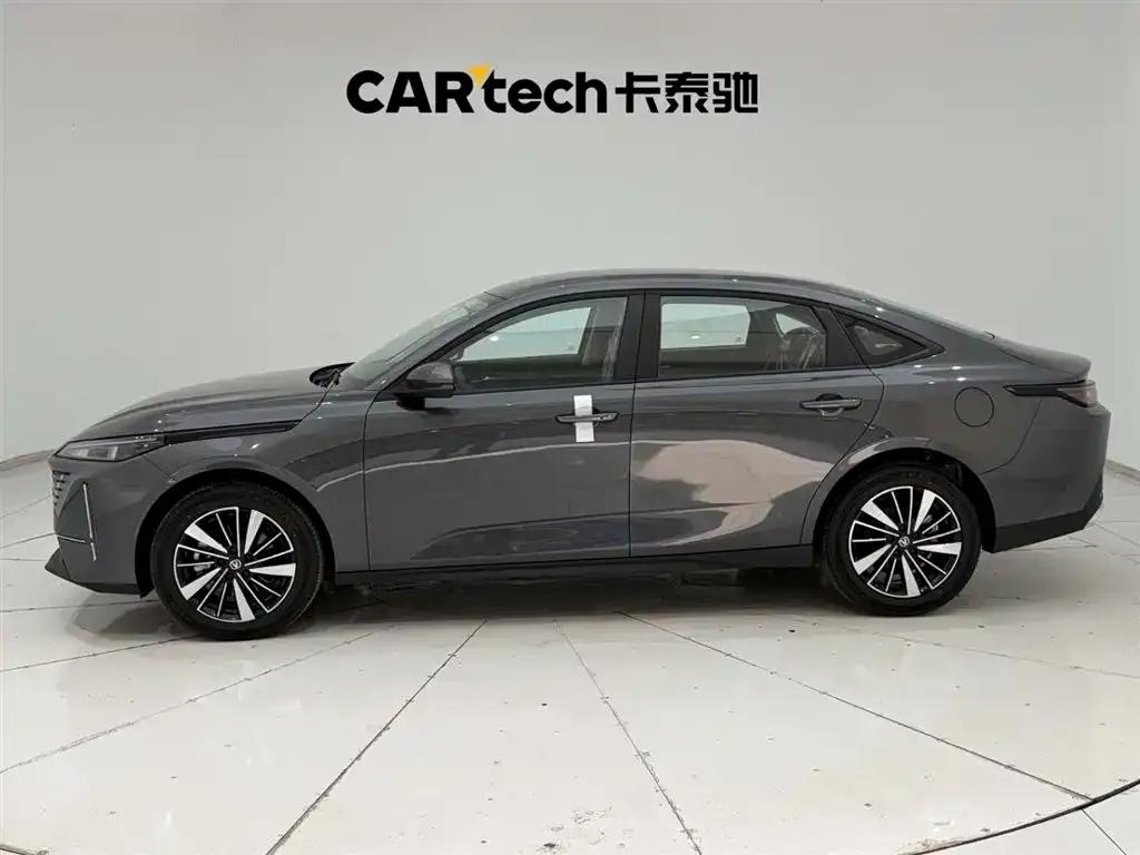 Changan Eado PHEV 2025 Smart Blue Whale 145KM High-Performance Edition — миниатюра 6