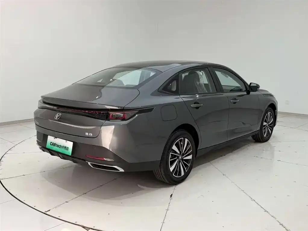 Changan Eado PHEV 2025 Smart Blue Whale 145KM High-Performance Edition — миниатюра 8