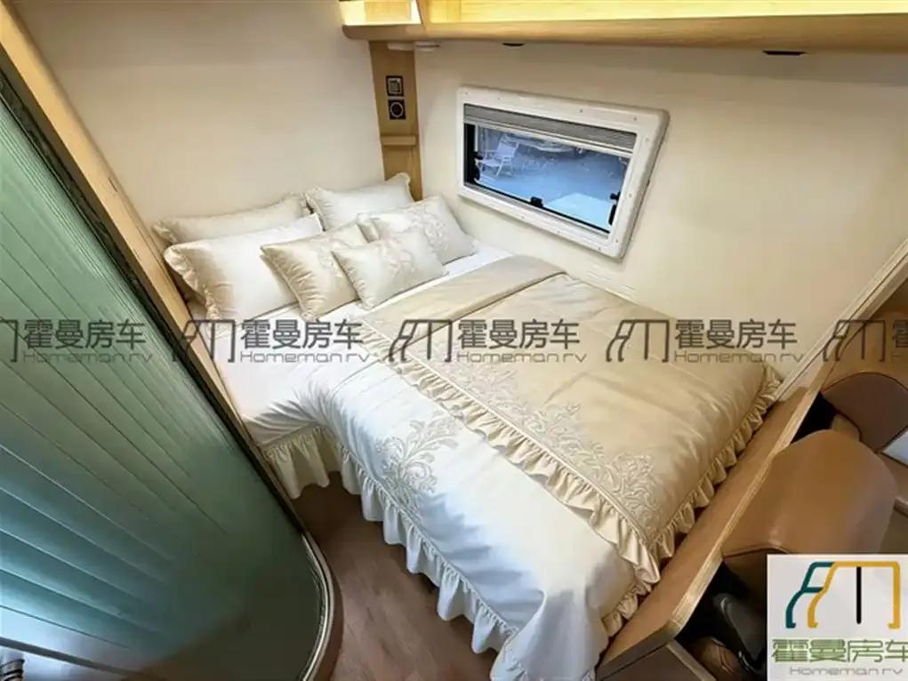 SAIC MAXUS V80C Motorhome 2017 Model 2.5T Diesel Version — миниатюра 12