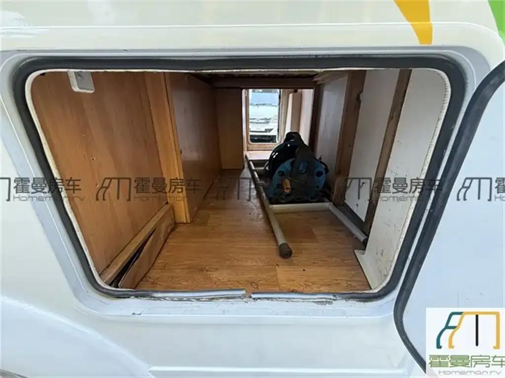 SAIC MAXUS V80C Motorhome 2017 Model 2.5T Diesel Version — миниатюра 15