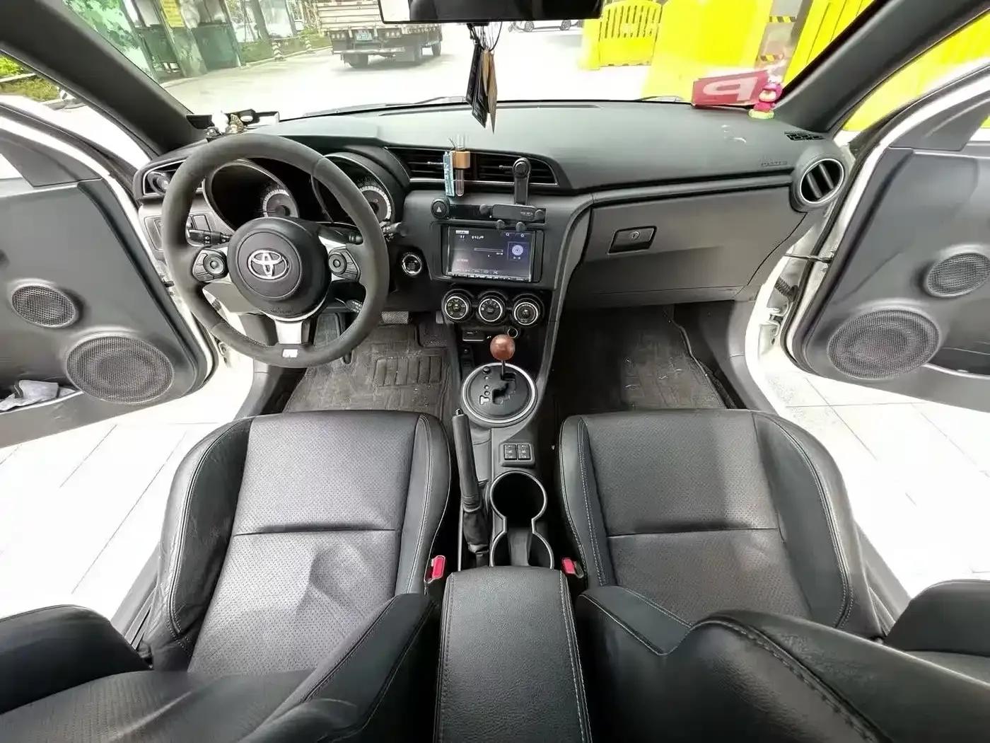 2011 Jetta 2.5L Luxury Edition — миниатюра 5