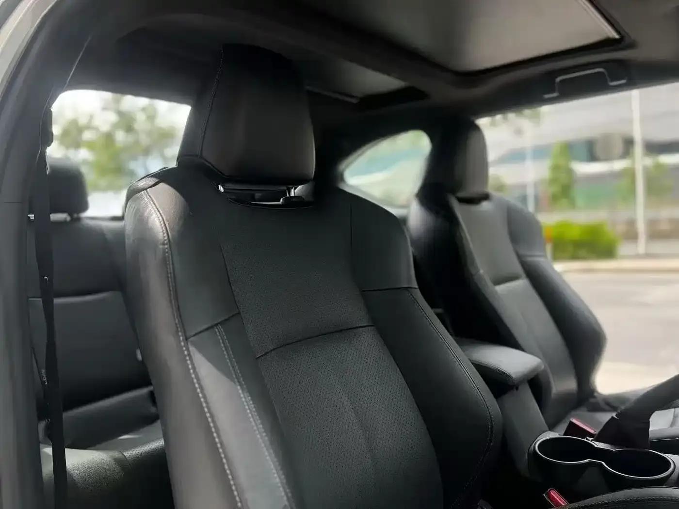 2011 Jetta 2.5L Luxury Edition — миниатюра 6