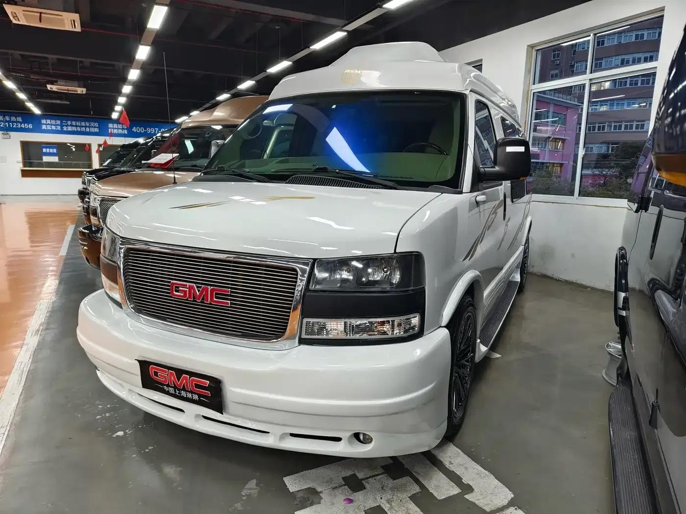 2011 SAVANA 5.3L Business Star 7-seater — миниатюра 3