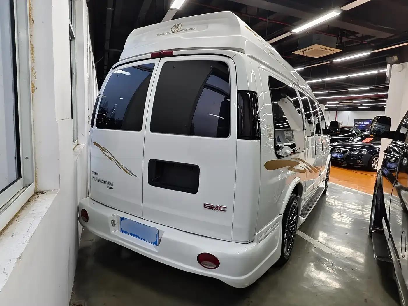 2011 SAVANA 5.3L Business Star 7-seater — миниатюра 4