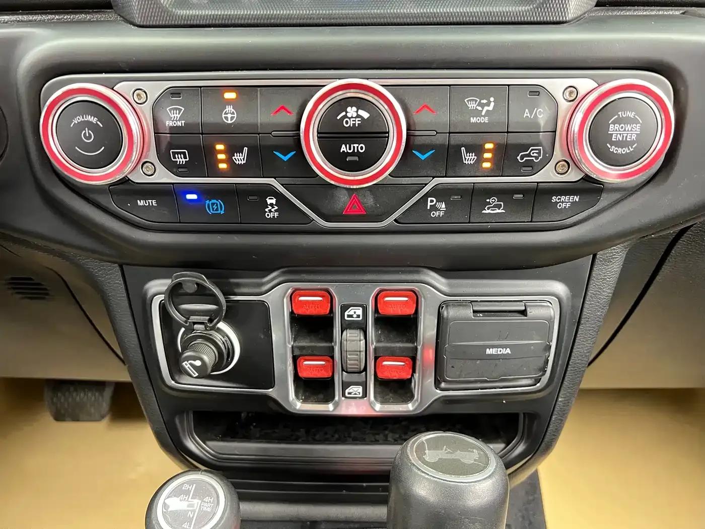 Jeep Wrangler New Energy 2021 Model 4-Door 2.0T 4xe Sahara — миниатюра 14