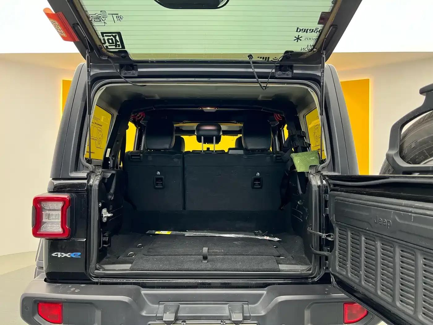 Jeep Wrangler New Energy 2021 Model 4-Door 2.0T 4xe Sahara — миниатюра 24