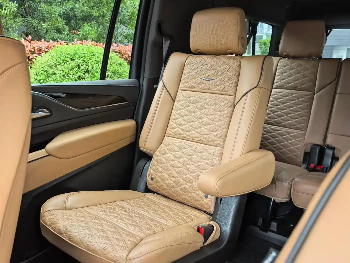 2024 Cadillac Escalade 6.2L Extended Version — миниатюра 7