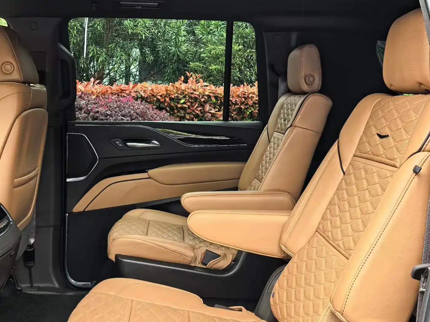 2024 Cadillac Escalade 6.2L Extended Version — миниатюра 8