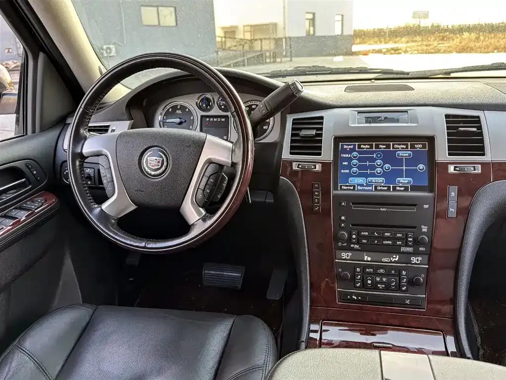 2012 Cadillac Escalade 6.2L Presidential Edition — миниатюра 17
