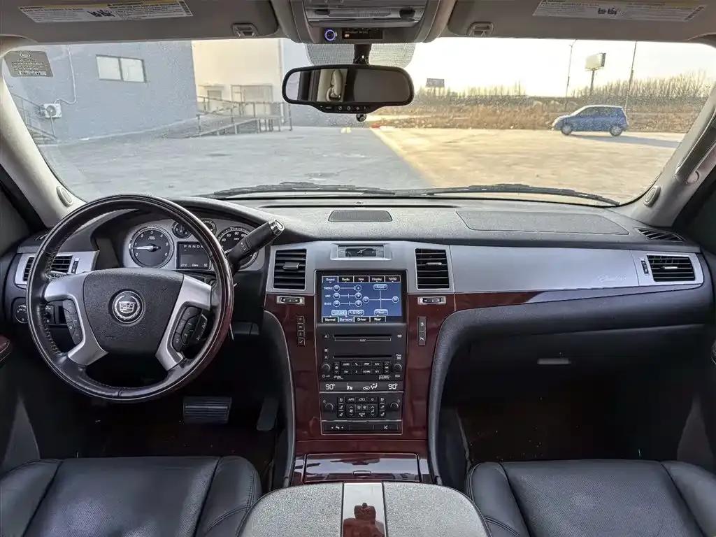 2012 Cadillac Escalade 6.2L Presidential Edition — миниатюра 19