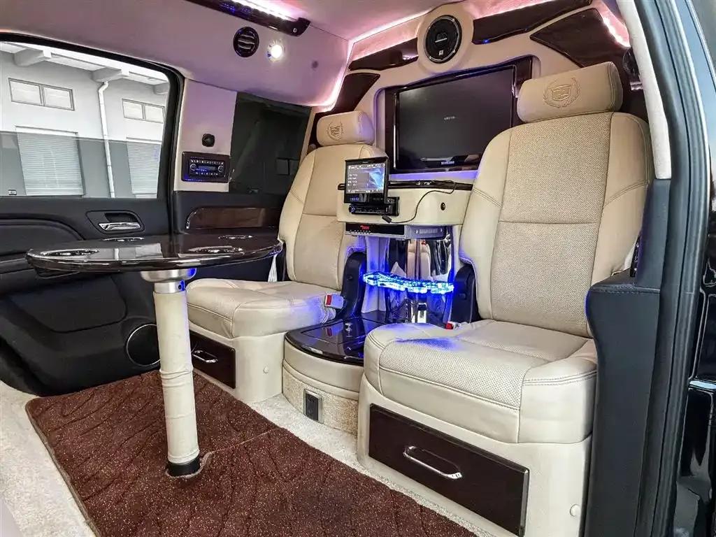 2012 Cadillac Escalade 6.2L Presidential Edition — миниатюра 22