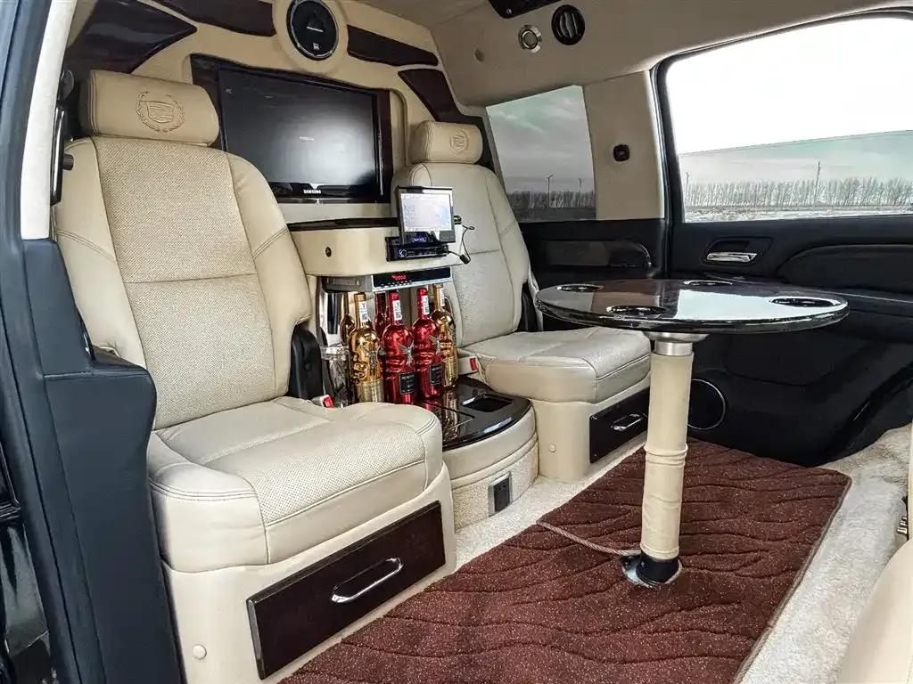 2012 Cadillac Escalade 6.2L Presidential Edition — миниатюра 23