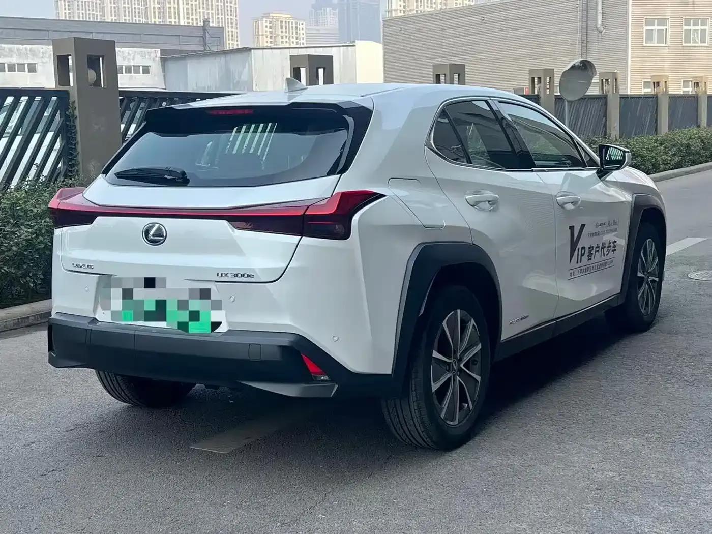 Lexus UX PHEV 2020 300e Pure Enjoyment Edition — миниатюра 7
