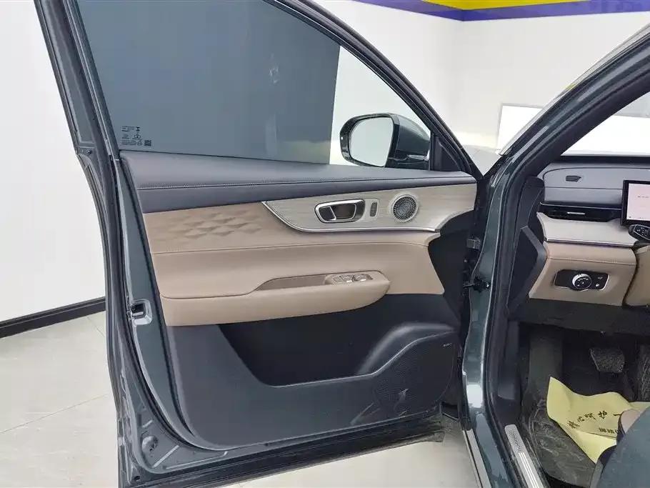 Fengyun T8 2025 1.5T 130km Premium Edition 5-seater — миниатюра 7