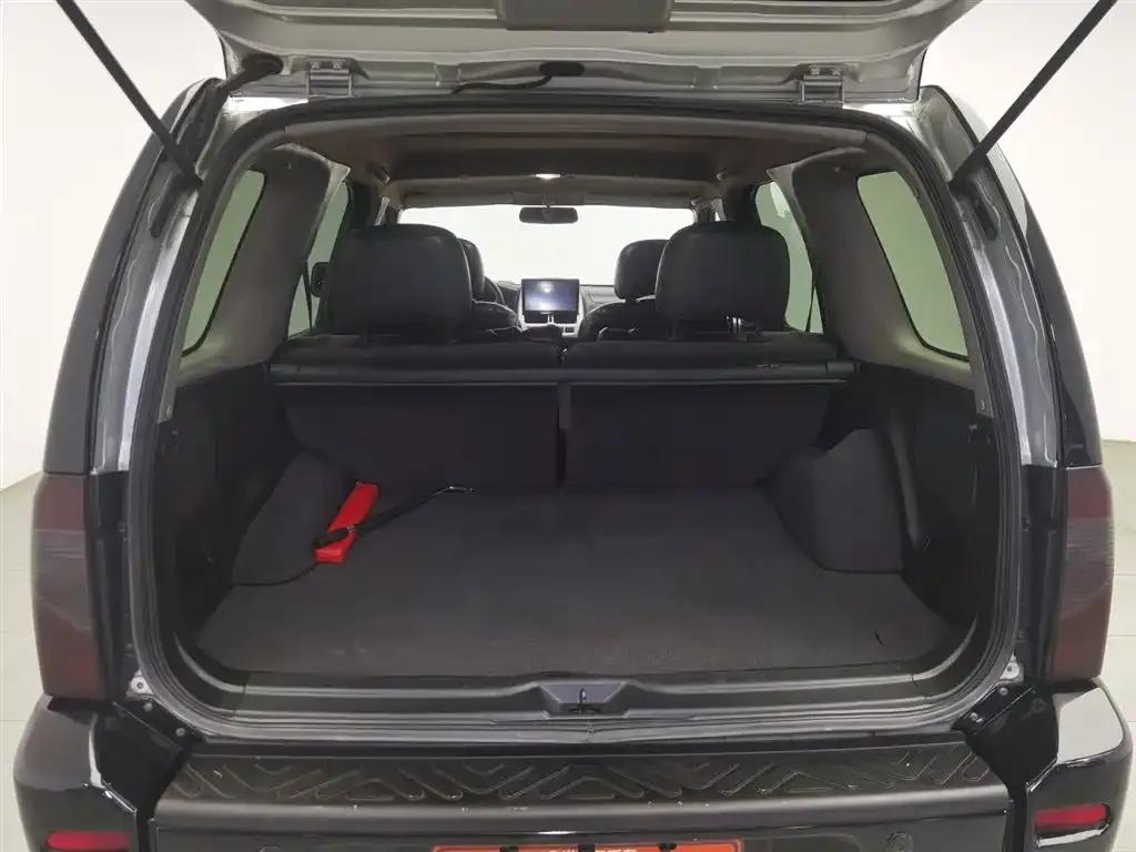 Nissan Paladin 2008 2.4L 2WD Standard Edition — миниатюра 16