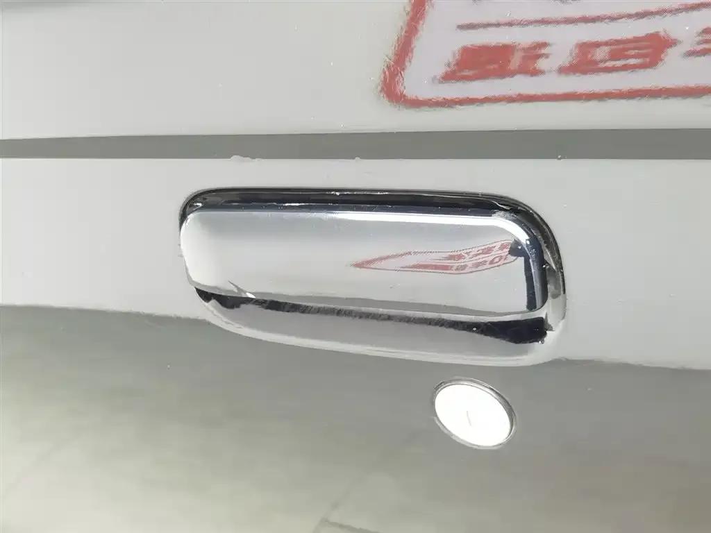 Nissan Paladin 2008 2.4L 2WD Standard Edition — миниатюра 18