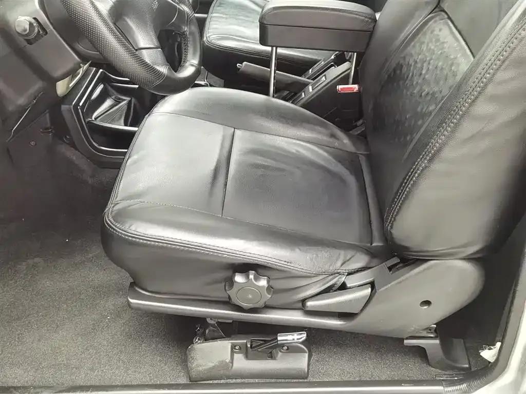 Nissan Paladin 2008 2.4L 2WD Standard Edition — миниатюра 20