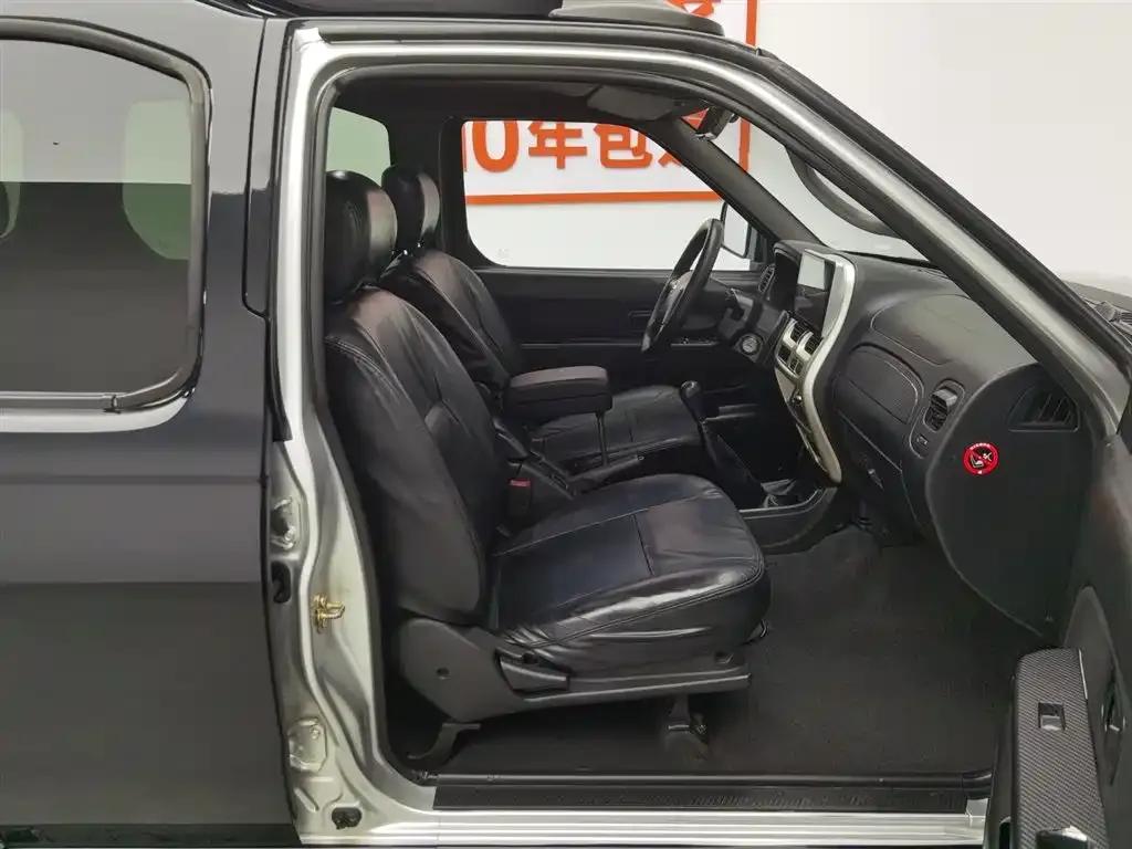 Nissan Paladin 2008 2.4L 2WD Standard Edition — миниатюра 23