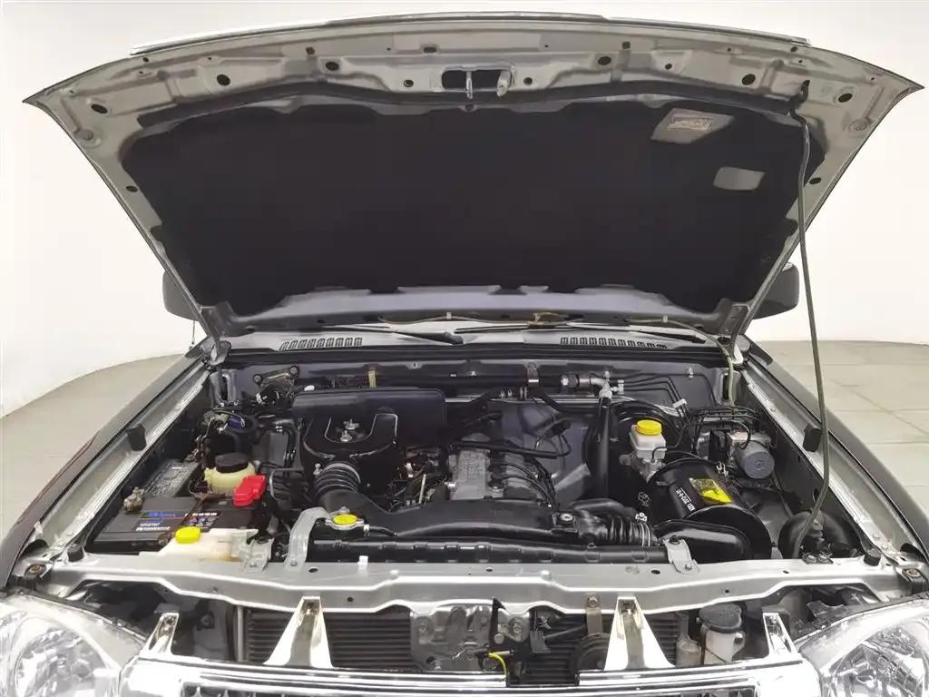 Nissan Paladin 2008 2.4L 2WD Standard Edition — миниатюра 6