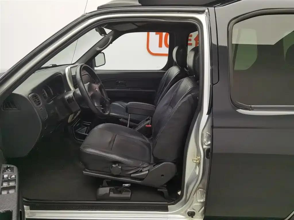 Nissan Paladin 2008 2.4L 2WD Standard Edition — миниатюра 10