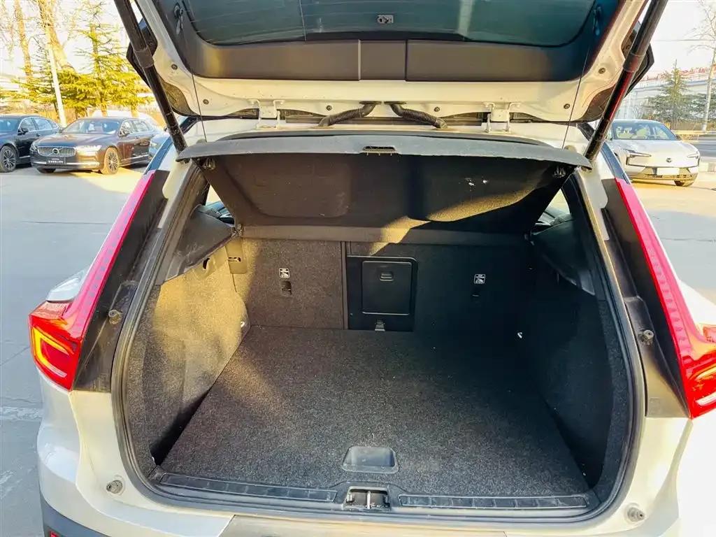 Volvo XC40 PHEV 2023 Long Range Edition — миниатюра 14