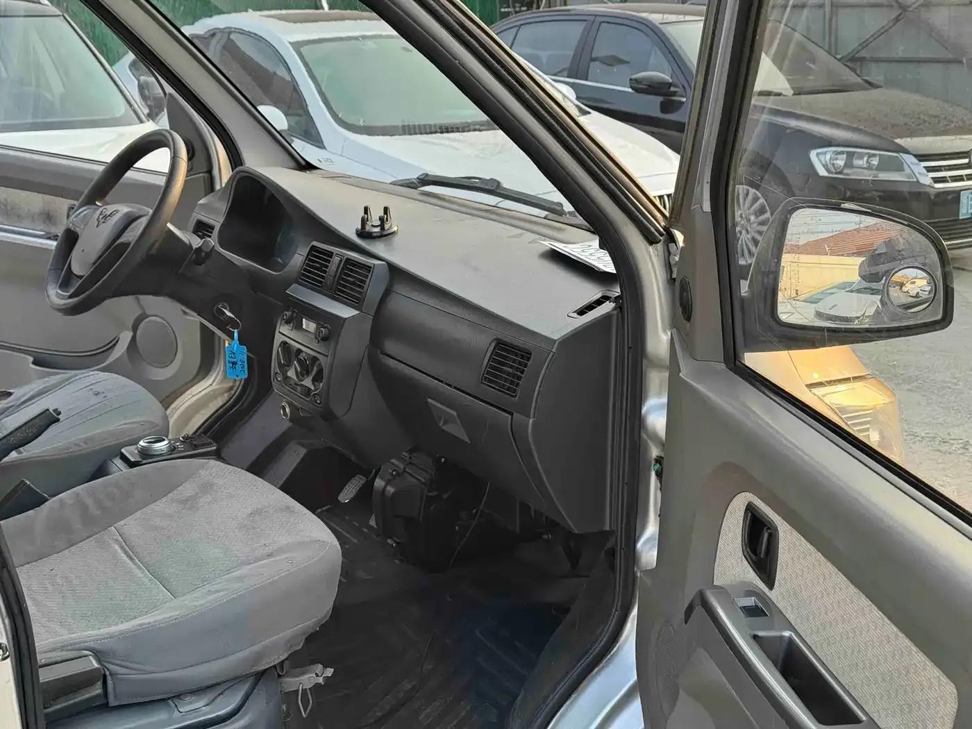 Wuling Rongguang EV 2020 Basic 2-Seater with Closed Windows 300km Range — миниатюра 5