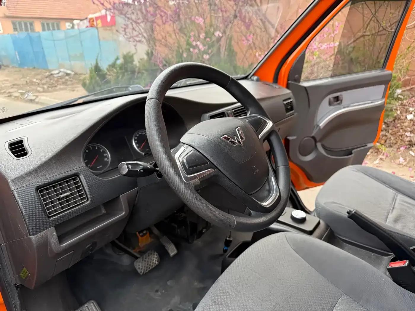 Wuling Rongguang EV 2020 Basic 2-Seater with Closed Windows 300km Range — миниатюра 13