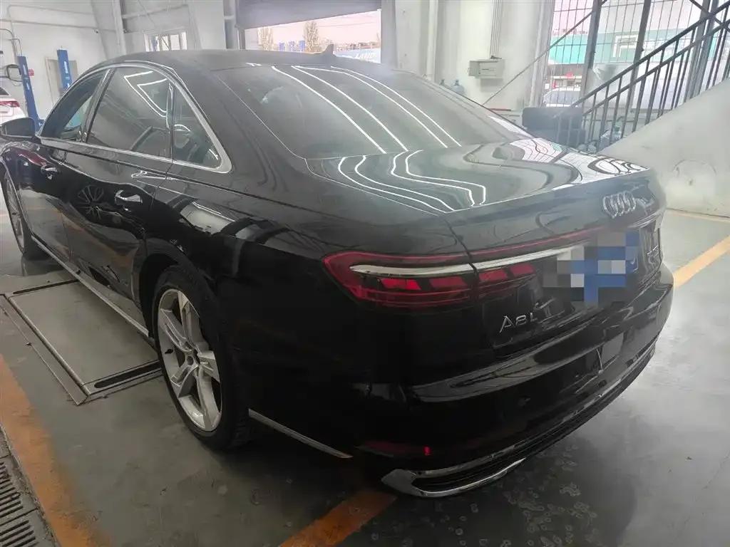 2023 Audi A8 A8L 50 TFSI quattro Premium Edition — миниатюра 4
