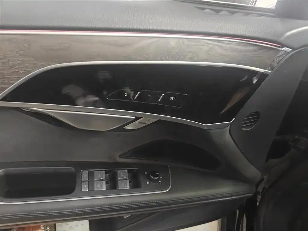 2023 Audi A8 A8L 50 TFSI quattro Premium Edition — миниатюра 6