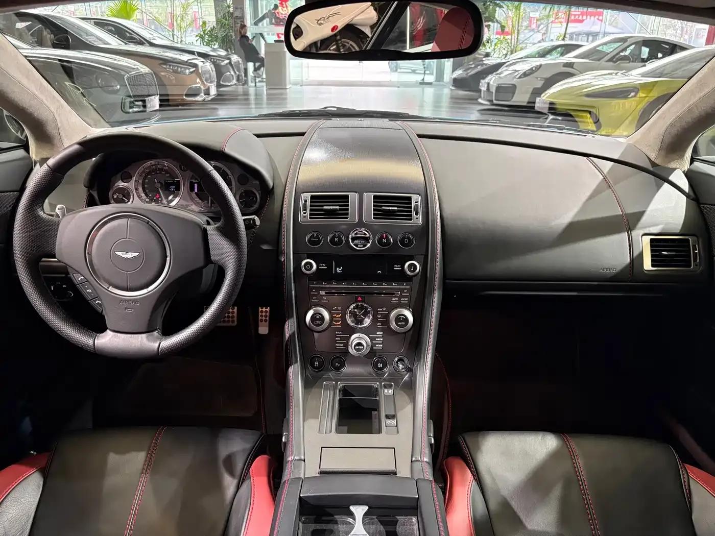 2011 V8 Vantage 4.7L Sportshift Coupe — миниатюра 15