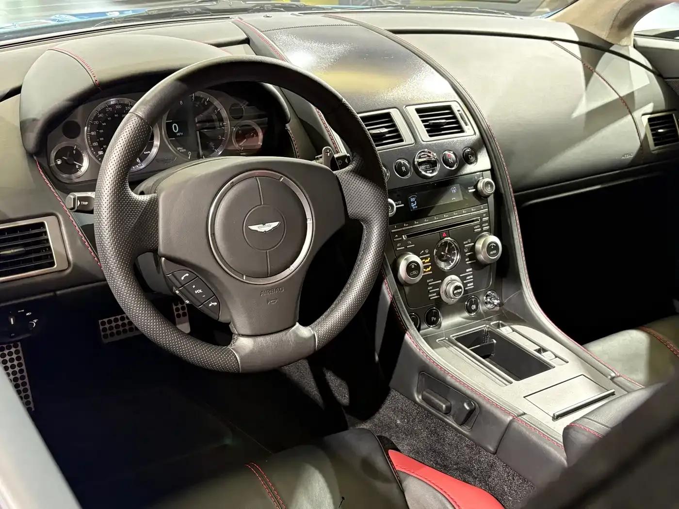 2011 V8 Vantage 4.7L Sportshift Coupe — миниатюра 9